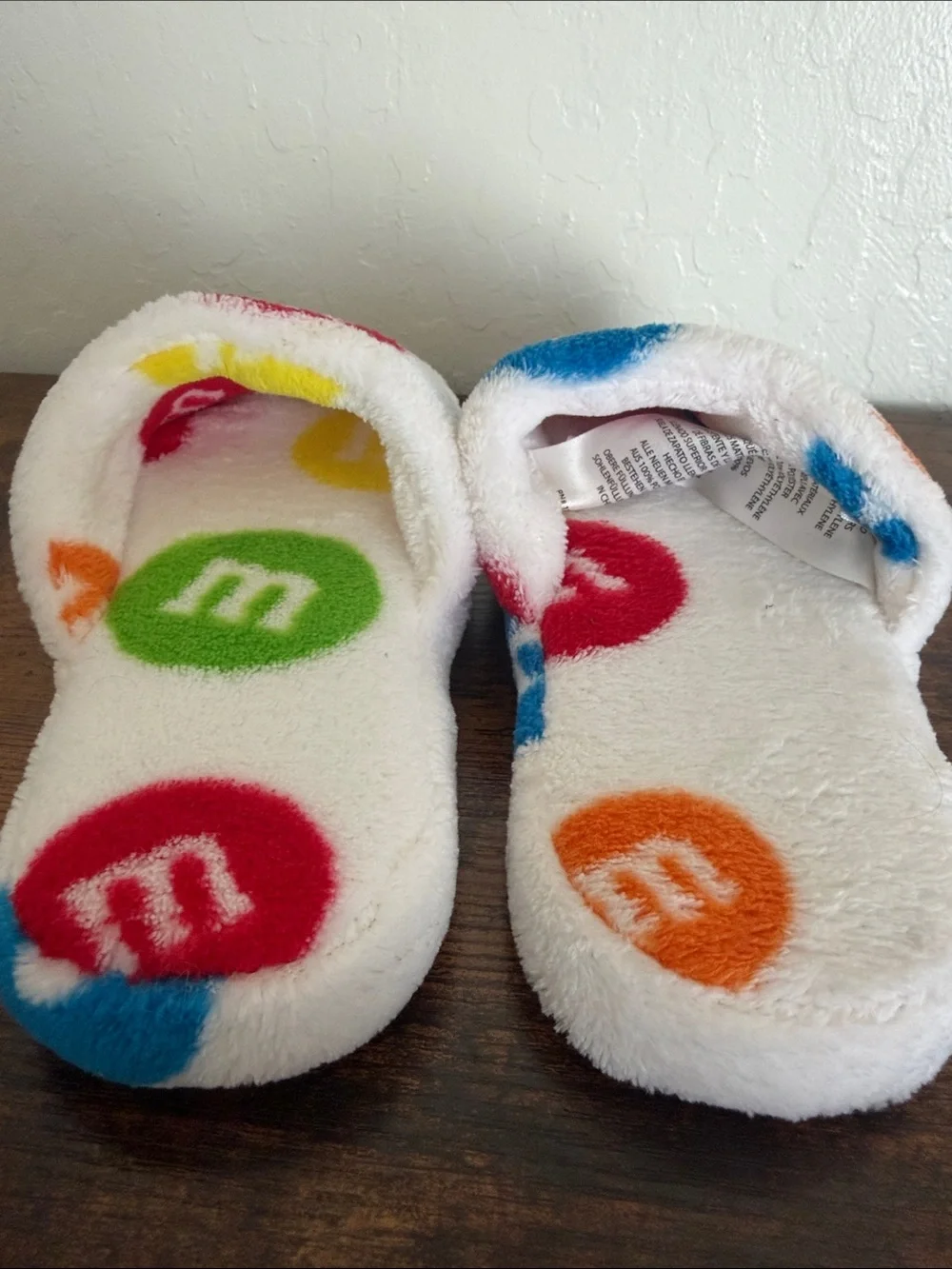 M&M'S White Plush Kids Slippers with Red, Green, Blue, Yellow, Orange M Dots